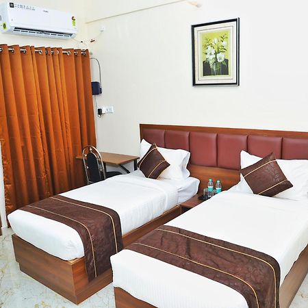 Jn Residency Perungudi Bed & Breakfast Ченай Екстериор снимка