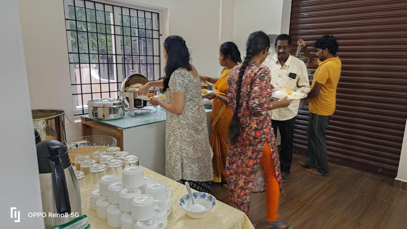 Jn Residency Perungudi Bed & Breakfast Ченай Екстериор снимка