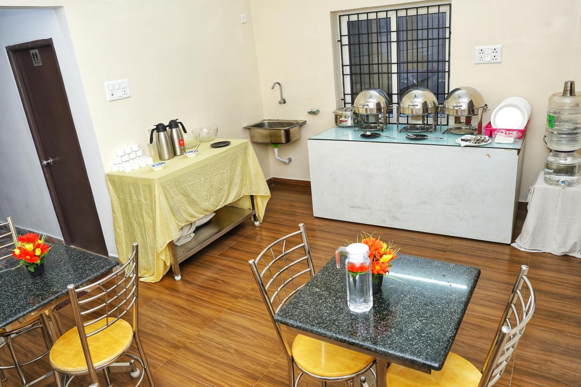 Jn Residency Perungudi Bed & Breakfast Ченай Екстериор снимка