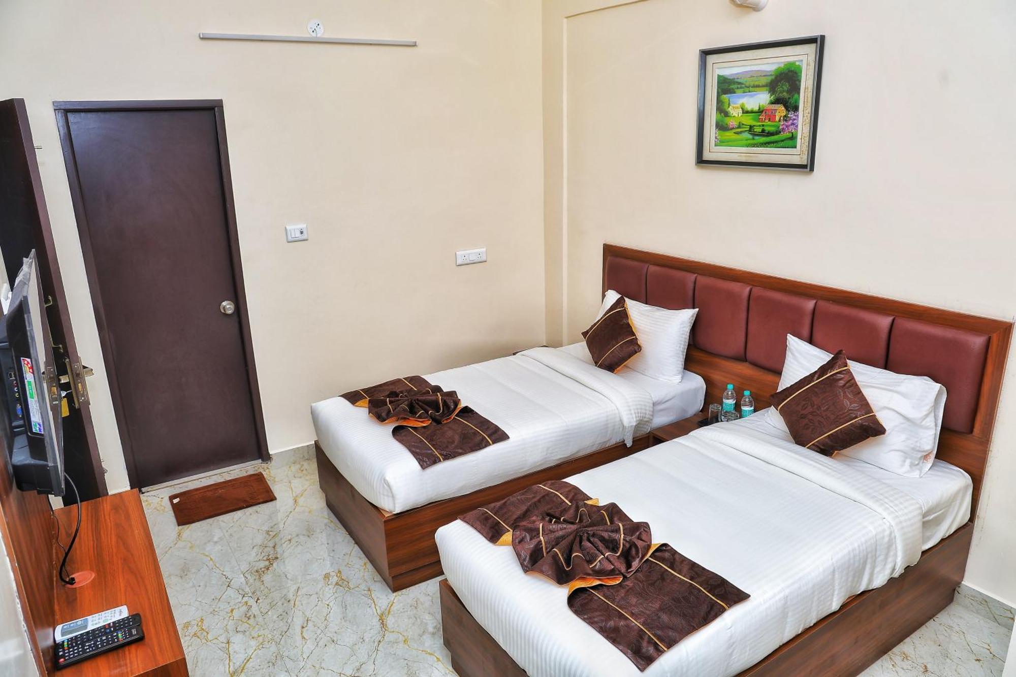 Jn Residency Perungudi Bed & Breakfast Ченай Екстериор снимка